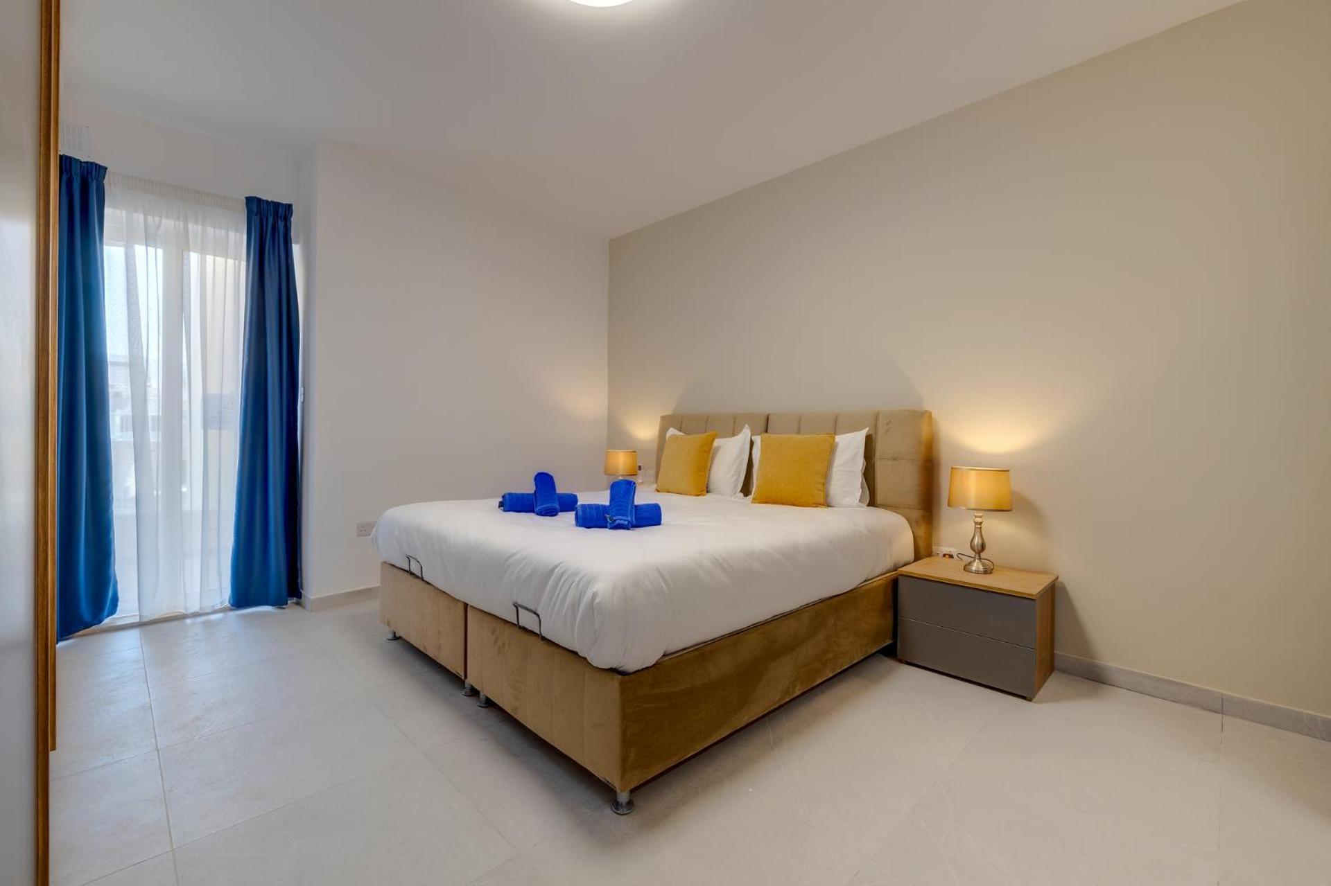 Wave Crest Holiday Apartments St. Paul's Bay Exteriör bild