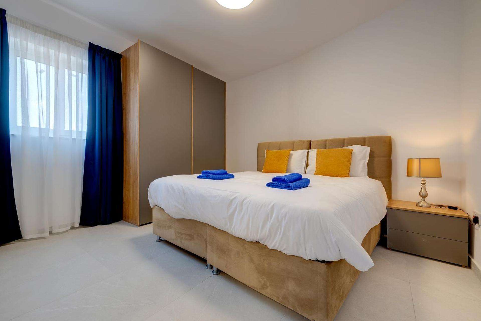 Wave Crest Holiday Apartments St. Paul's Bay Exteriör bild
