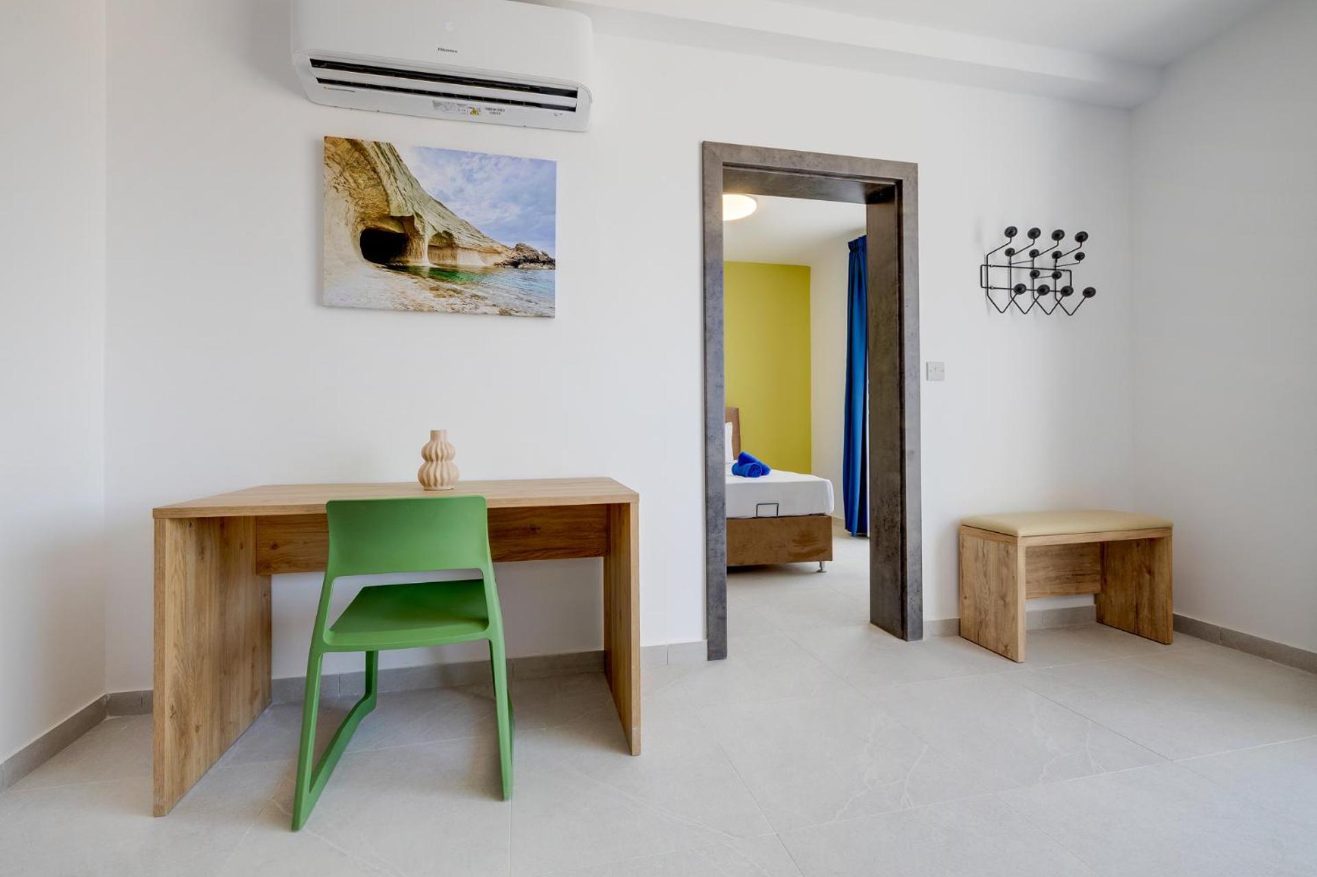 Wave Crest Holiday Apartments St. Paul's Bay Exteriör bild