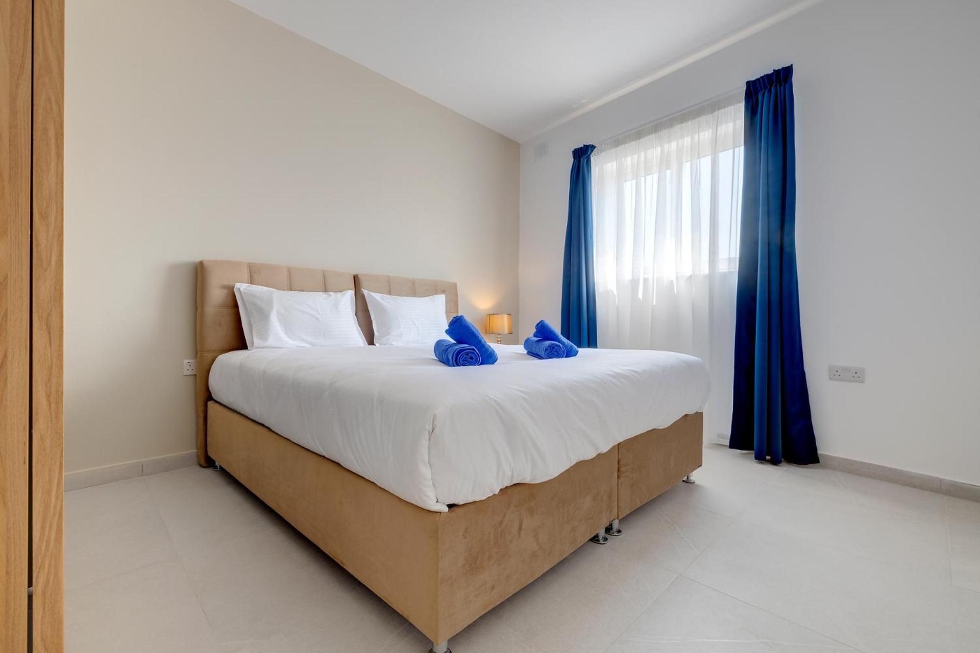 Wave Crest Holiday Apartments St. Paul's Bay Exteriör bild
